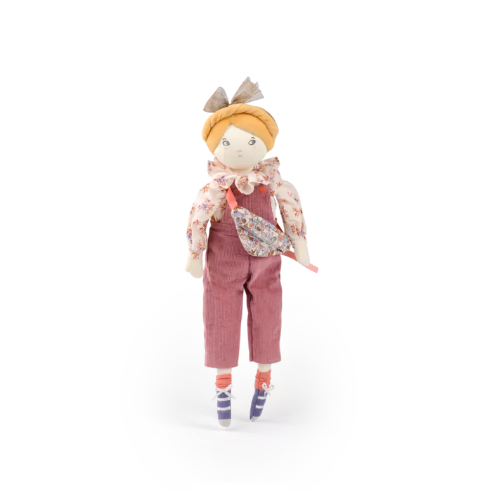 Bambola Moulin Roty Les Parisiennes Mademoiselle Églantine Créative con salopette in velluto e cofanetto illustrato.