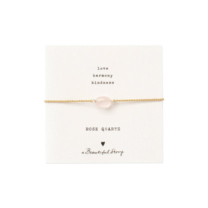 Biglietto con braccialetto in quarzo rosa realizzato a mano da A Beautiful Story
