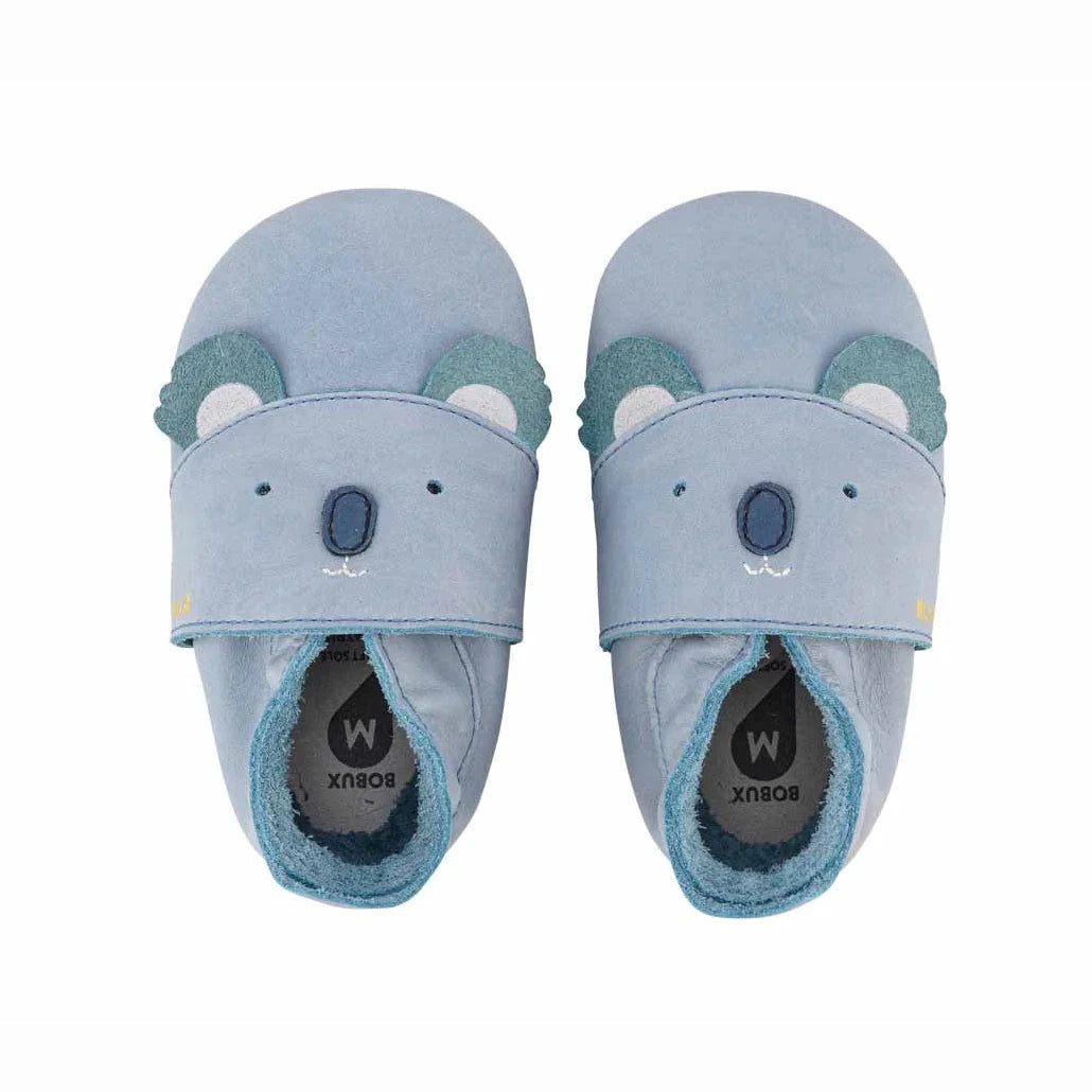 Bobux Soft Sole Koko Slate, scarpine in pelle blu ardesia per neonati e primi passi con suola antiscivolo.