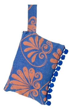 Aelia Anna Borsa Clutch Akrokeramo Ponpon Corallo e Blu