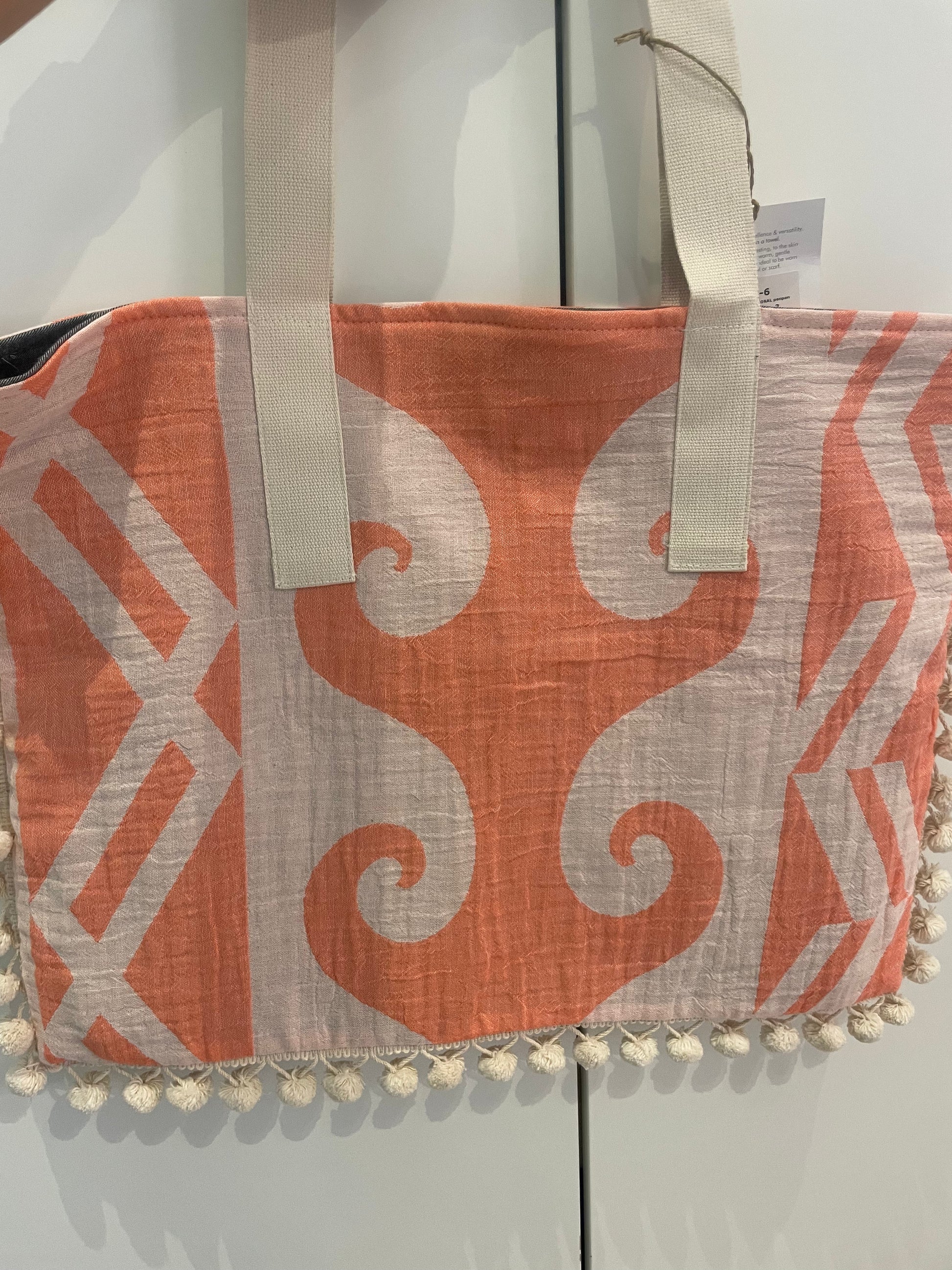 borsa-mare-aelia-anna-coral-pom-pom