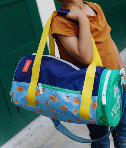 Bambino con borsone sport Hello Hossy Bball Crew multicolor