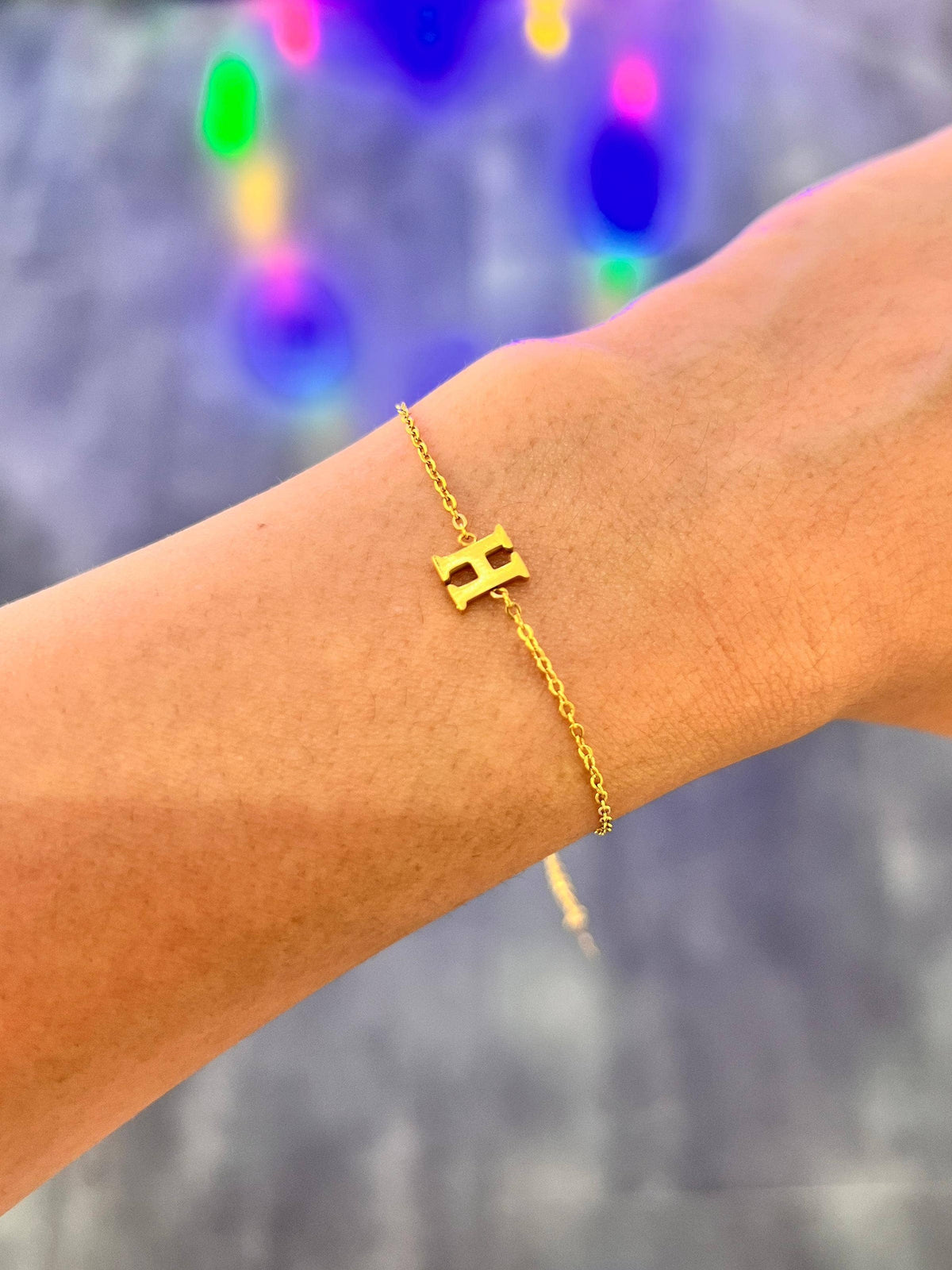 Cassette – Bracciale Minimal con Iniziale in Acciaio Inossidabile