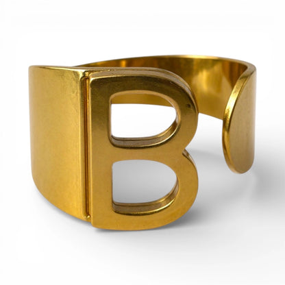 Anello Iniziale Personalizzato Oro – Lettere A–Z | Cassette Barcelona