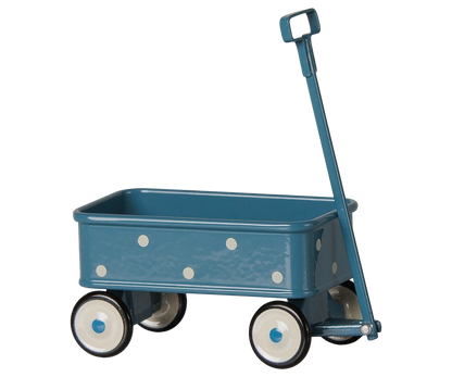 Carretto Maileg blu in metallo con fantasia a pois per topolini, accessorio vintage per la Casa dei Topolini Maileg.