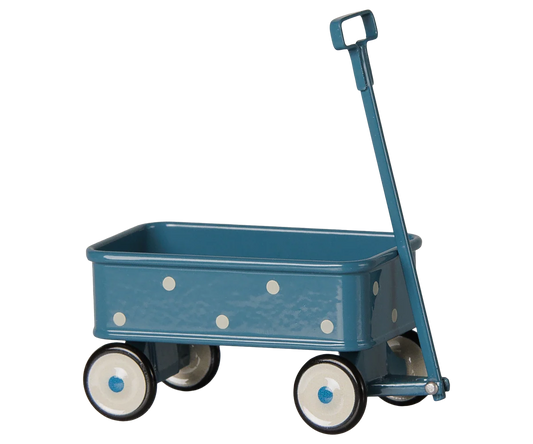 Carretto Maileg blu in metallo con fantasia a pois per topolini, accessorio vintage per la Casa dei Topolini Maileg.