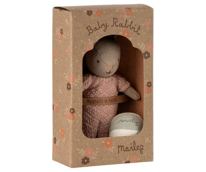 Maileg Set Coniglio Micro – Sabbia e Rosa con palla e Magneti