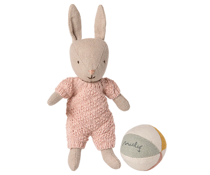 Maileg Set Coniglio Micro – Sabbia e Rosa con palla e Magneti