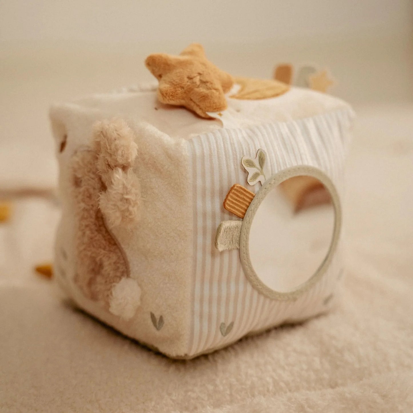 Giocattolo sensoriale Little Dutch Newborn Naturals cubo attività LD8409