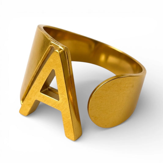 Anello Iniziale Personalizzato Oro – Lettere A–Z | Cassette Barcelona
