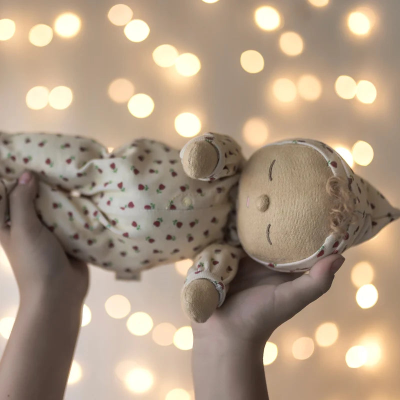 Olli Ella Dozy Dinkum Custard Sweetheart – Bambola Morbida