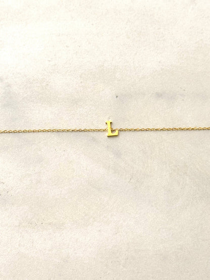 Cassette – Bracciale Minimal con Iniziale in Acciaio Inossidabile