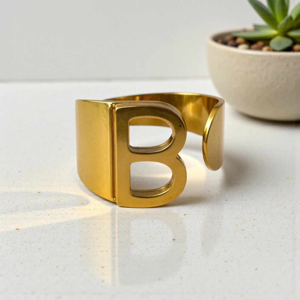 Anello Iniziale Personalizzato Oro – Lettere A–Z | Cassette Barcelona