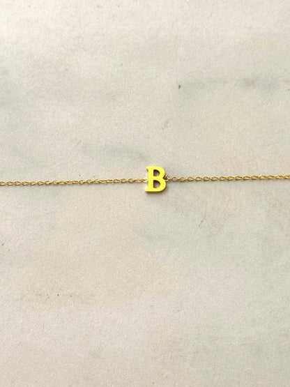 Cassette – Bracciale Minimal con Iniziale in Acciaio Inossidabile