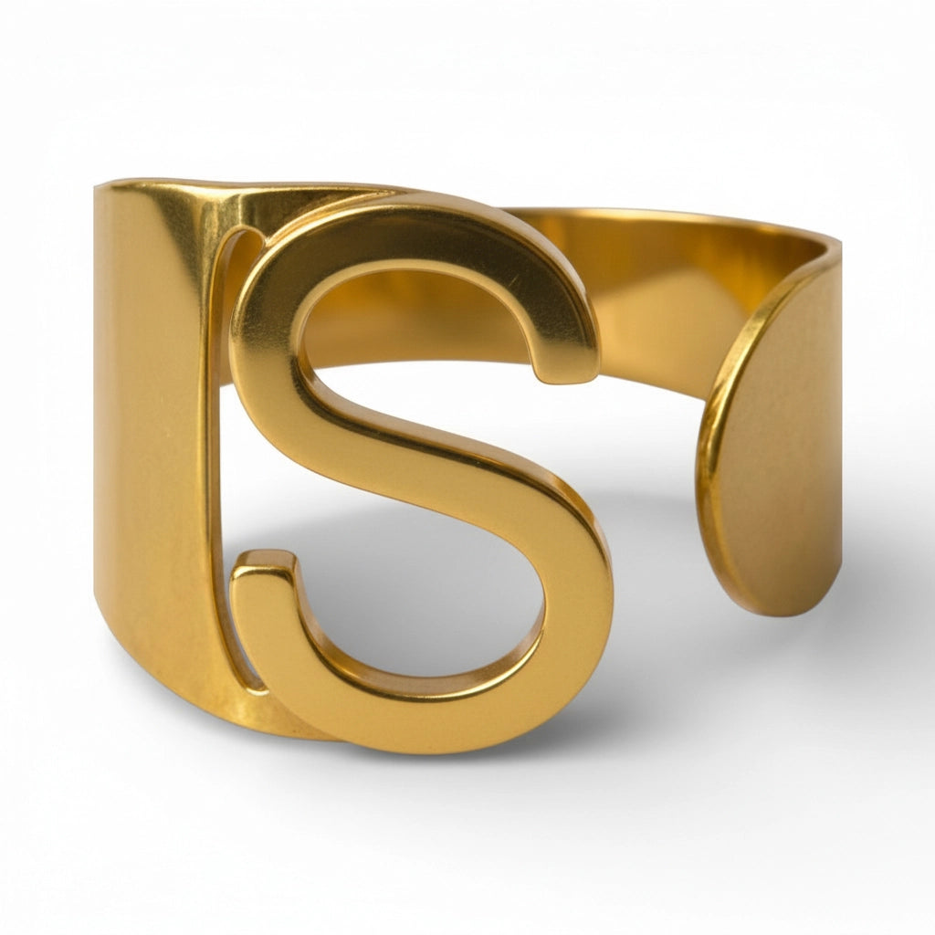 Anello Iniziale Personalizzato Oro – Lettere A–Z | Cassette Barcelona