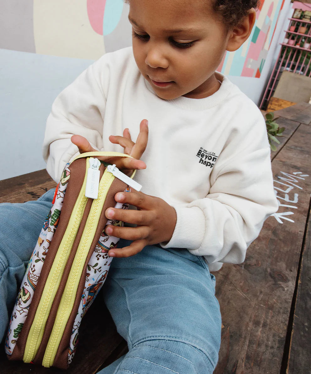 Bambino con astuccio Hello Hossy San Francisco, perfetto per scuola e asilo
