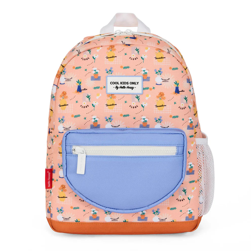 Zaino Hello Hossy Flore, disponibile in Mini (2–5 anni) e Large (6+ anni), in poliestere riciclato, impermeabile e con tasche pratiche.
