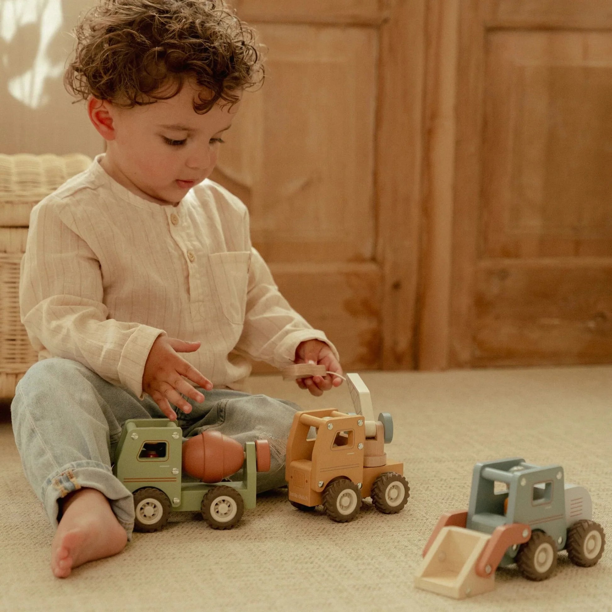 Giocattolo Little Dutch camion gru in legno con ruote in gomma