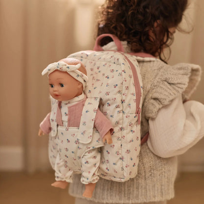 ALT:
Bambina con zainetto porta bambola Little Dutch rosa