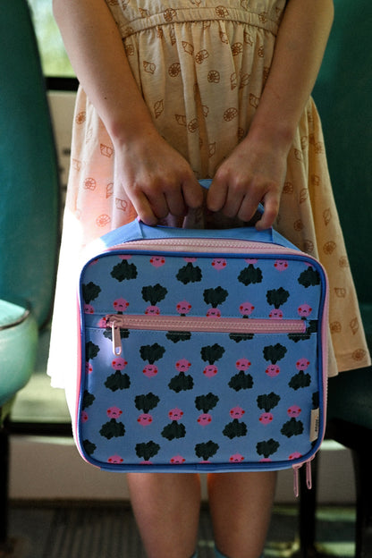 Lunchbag The Cotton Cloud Veggie Pals usata dai bambini a scuola