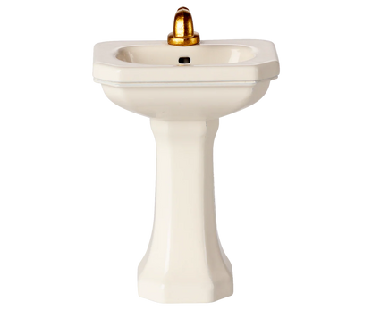 Lavabo Maileg panna inserito nella casetta SuitCasa