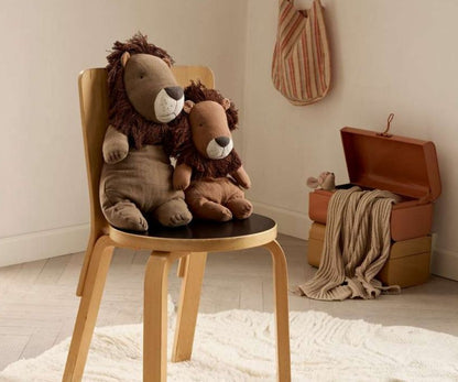 Leone Maileg Safari Friends in cameretta bambini decorazione e peluche