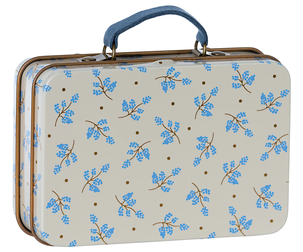 Valigia piccola Maileg Madelaine blu in metallo con stampa decorativa