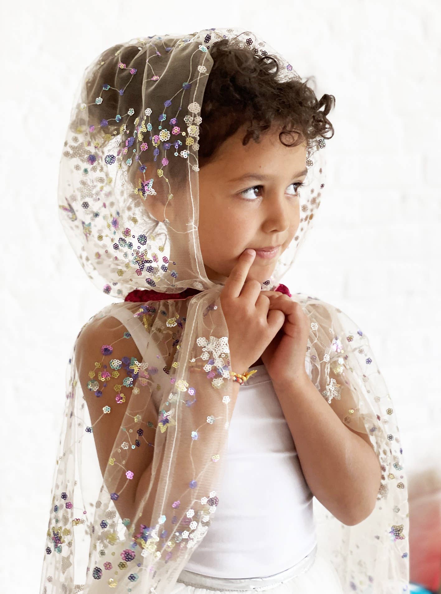 bambino con mantello fatina Ratatam con paillettes multicolor