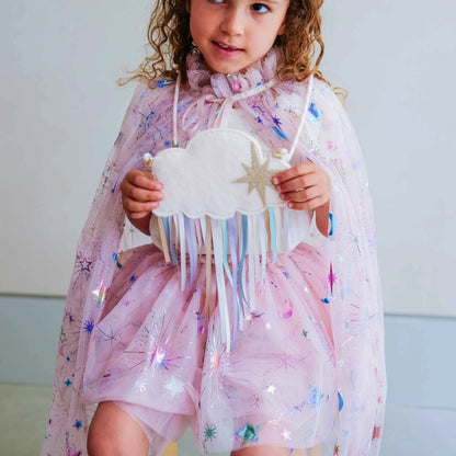 Dettaglio borsetta Fluffy Cloud con stella glitter e nastri arcobaleno