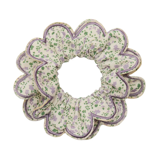 Elastico Mimi & Lula Scalloped Floral Scrunchie con stampa floreale e bordo lilla