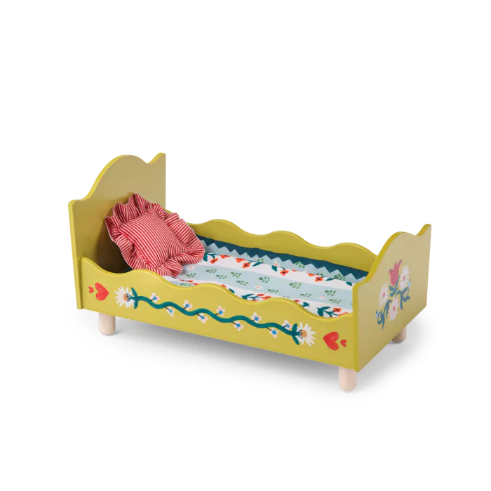 Moulin Roty Letto in legno con piumino floreale e cuscino a righe – Collezione Les Minouchkas