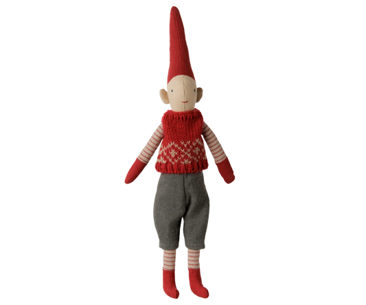 Pixy Maileg Taglia 1 maschio con gilet rosso lavorato a maglia, decorazione natalizia in cotone con magneti nelle mani e nel piede, collezione Natale Maileg.