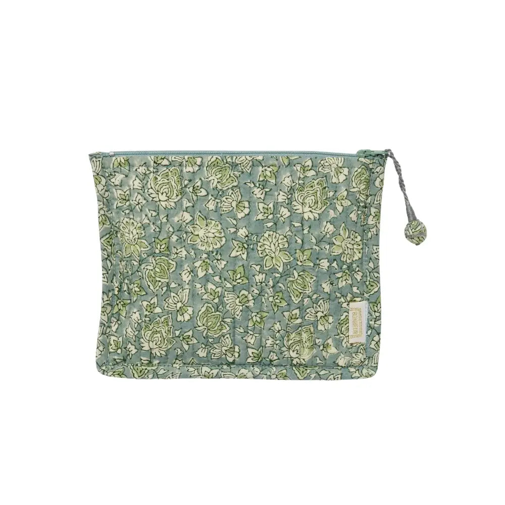 Pochette Arushi Blue Green trapuntata con stampa block print e nappina