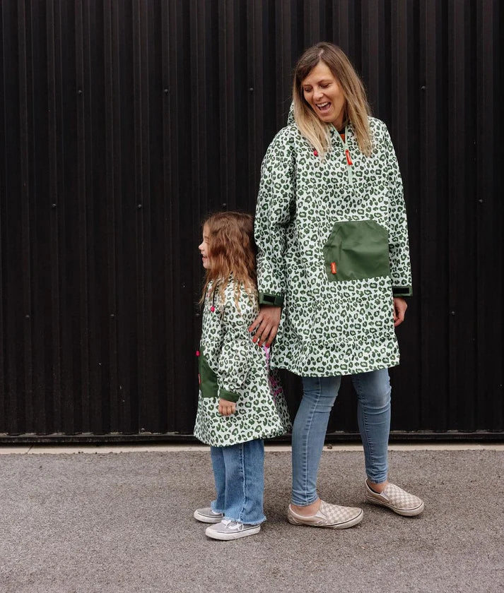 Hello Hossy – Poncho Antipioggia Green Leopard per Bambini