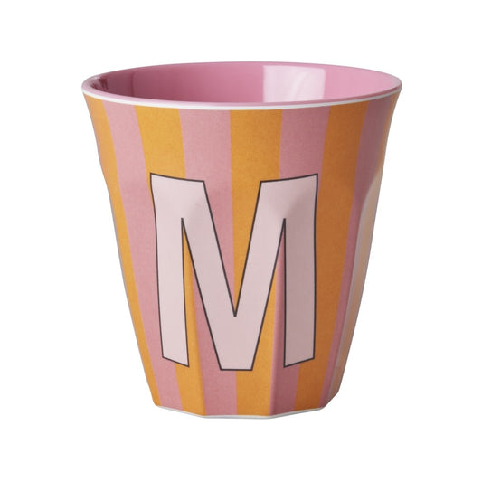 Bicchiere Rice in melamina con iniziale M e righe rosa e fucsia