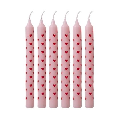 Candele piccole Rice in cera di paraffina rosa con stampa cuori rossi – set da 12