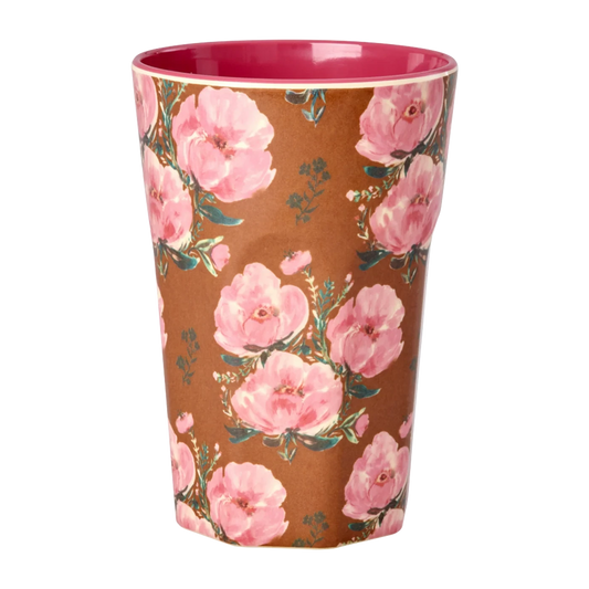 Rice Denmark bicchiere alto in melamina Floral Fiesta Rose 400 ml con fiori rosa su fondo marrone