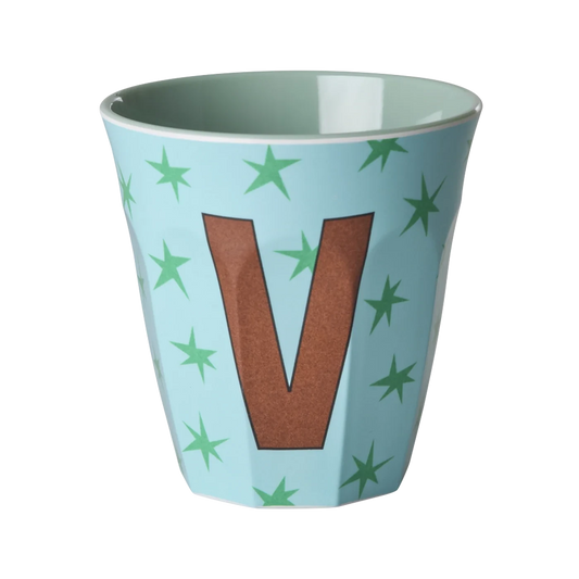 Tazza RICE Denmark azzurra con stelle e lettera V in melamina, vista frontale