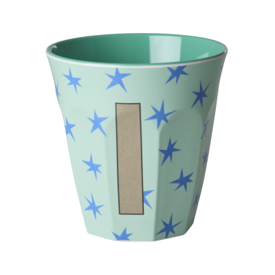 Tazza RICE Denmark verde acqua con stelle blu e lettera I in melamina, vista frontale