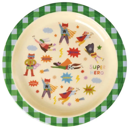 Piatto piano RICE per bambini verde con stampa Hero in melamina resistente