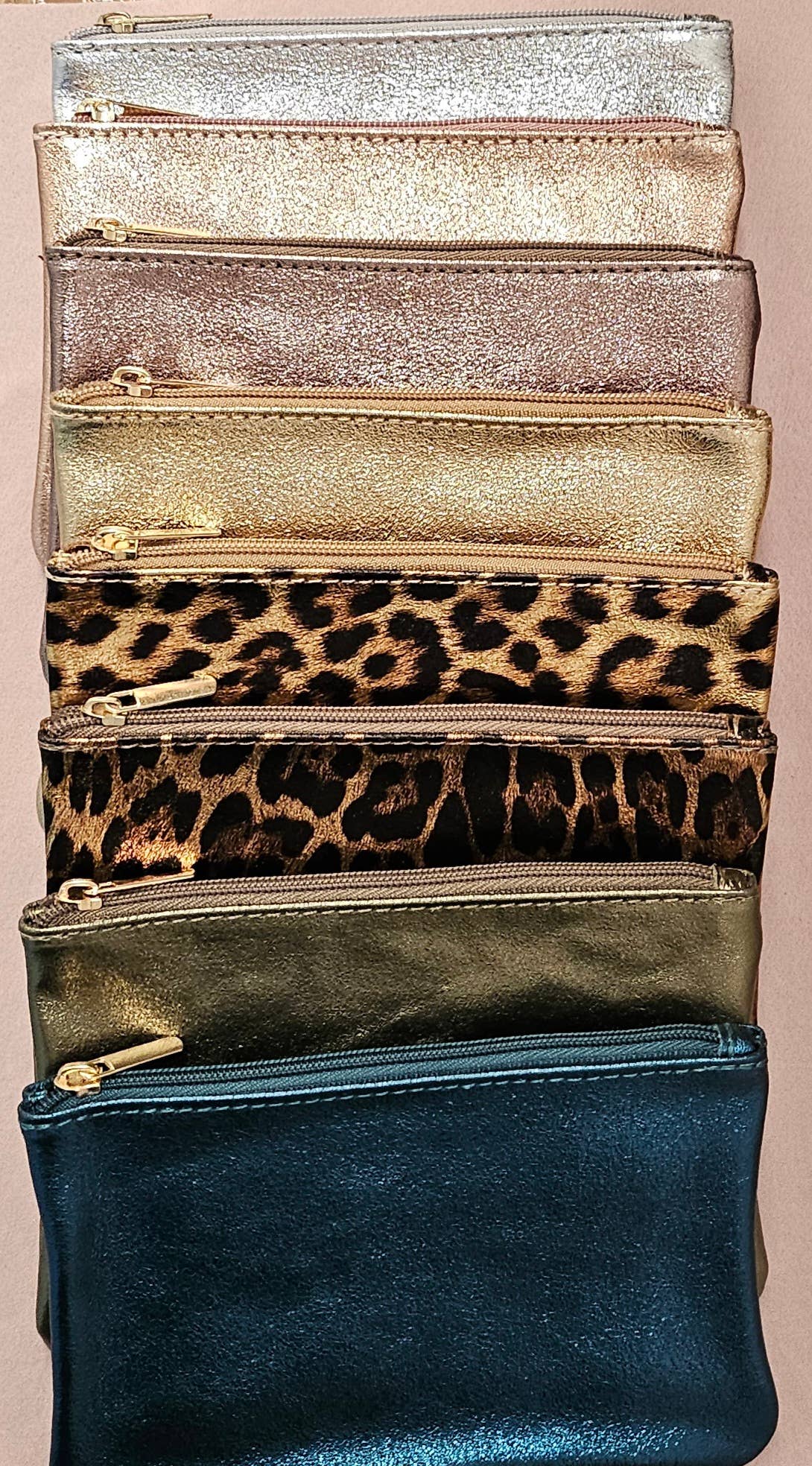 Pochette Royal Marais in pelle Duck Blue con chiusura a zip Made in Italy