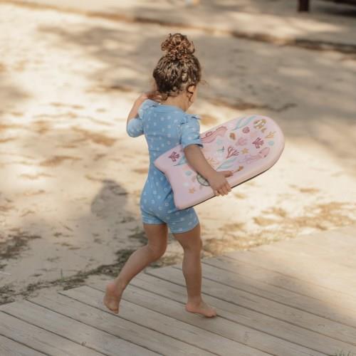 Tavoletta da nuoto per bambini Ocean Dreams Pink di Little Dutch, in schiuma leggera con bambina che corre